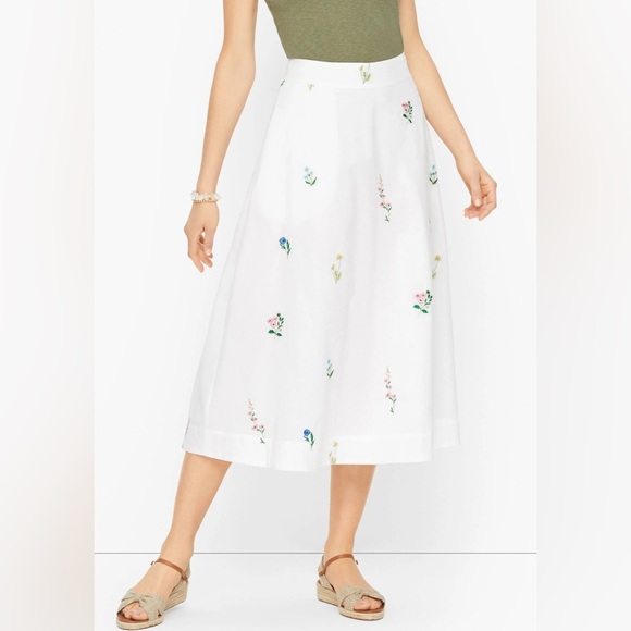 Talbots Dresses & Skirts - Women’s Talbots Embroidered Midi Skirt Tossed Wildflower Size 4 Pockets Cotton